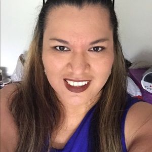 Meet your Posher, Claudia